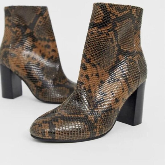 ASOS DESIGN Rescue Leather Block Heel Boots In Snake  5 - Picture 5 of 14